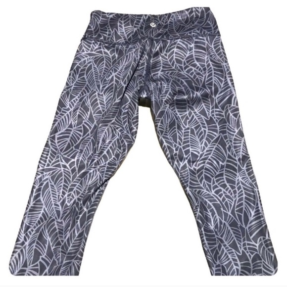 lululemon athletica Pants - Lululemon grey printed leggings